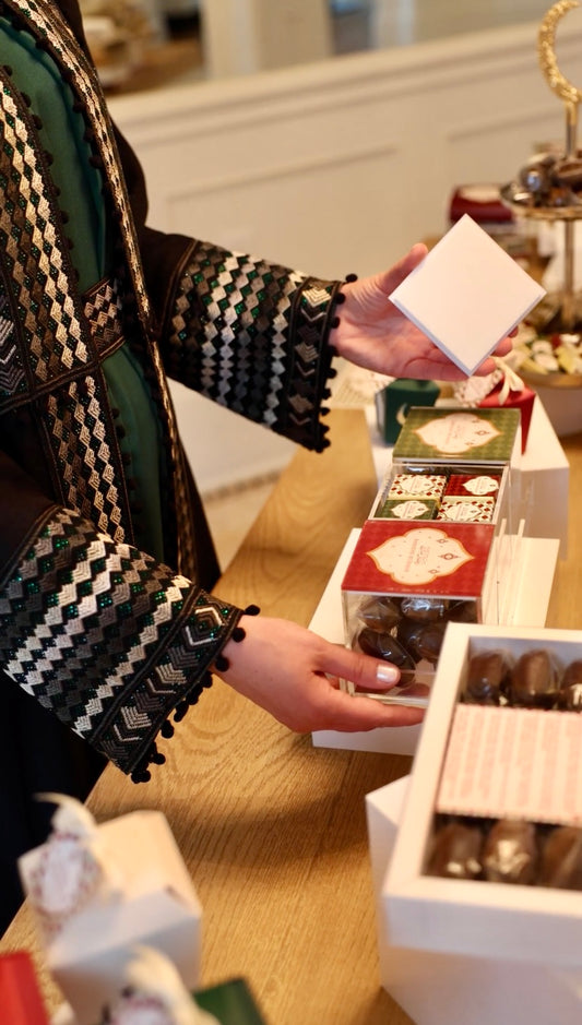 Plexiglass set in a tray