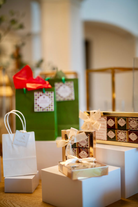 4 pcs. chocolate gift box with ribbon - Bestseller