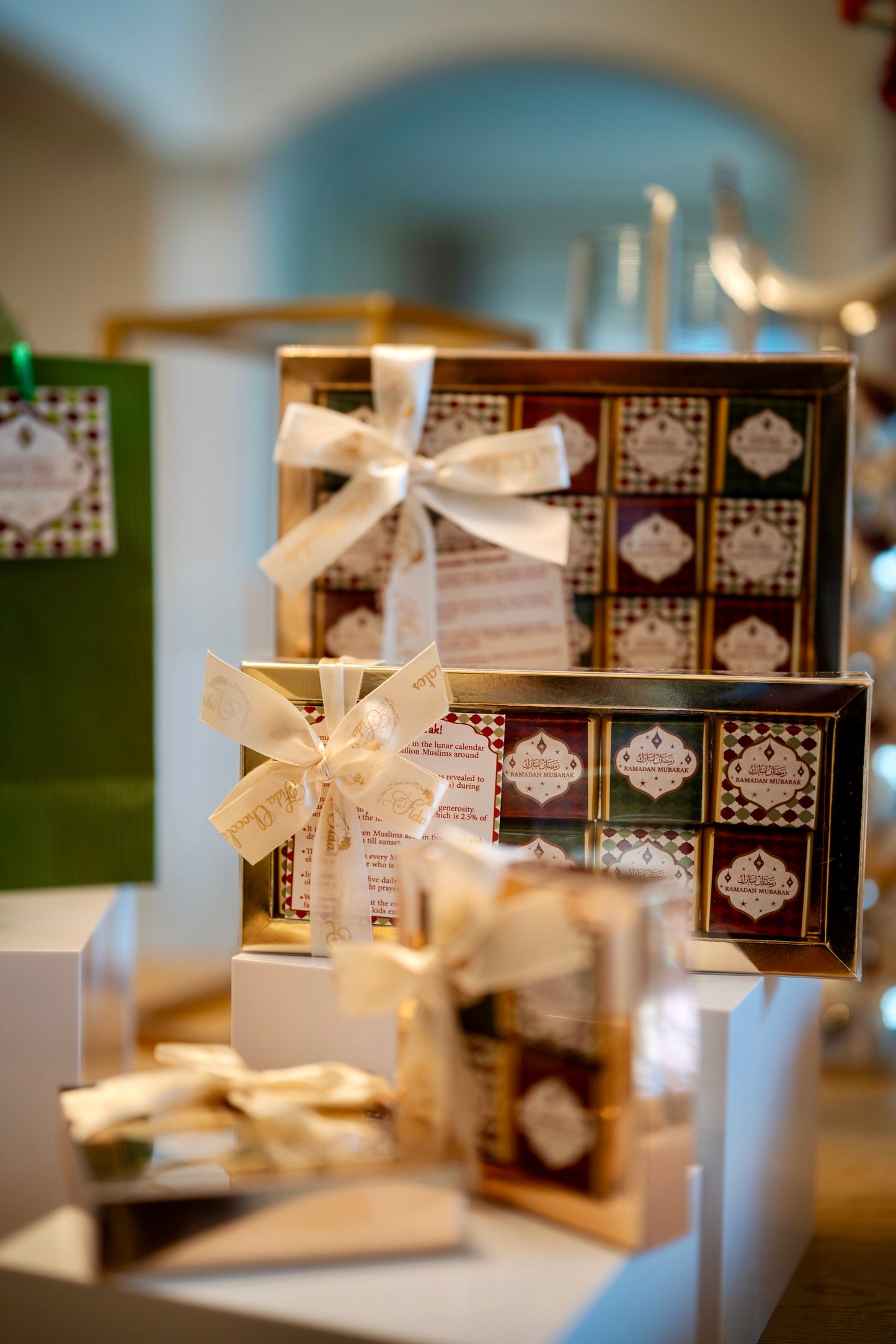 10 pcs. Ramadan chocolate gift gold box-Bestseller